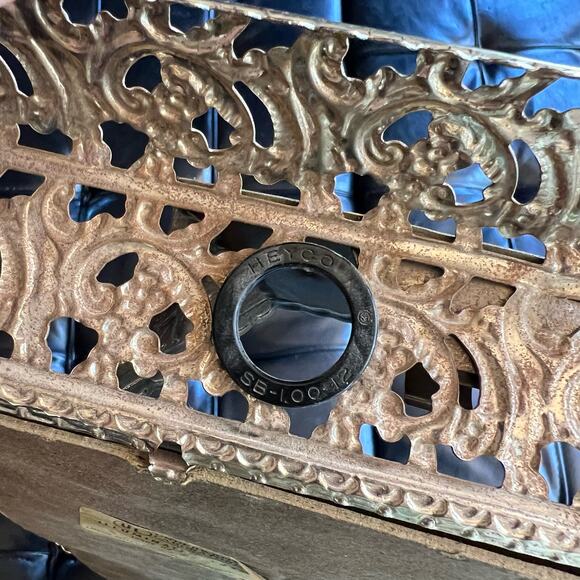 Vintage Underwriter laboratories illuminated frame Light Jesus 3D Filagree Brass - Picture 10 of 13